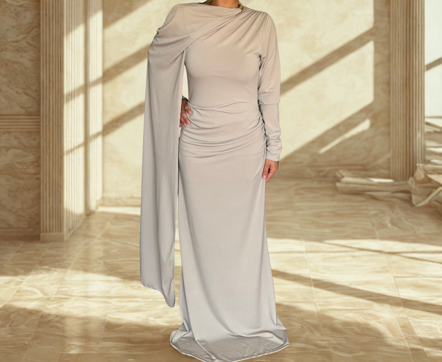 Robe longue beige habillée