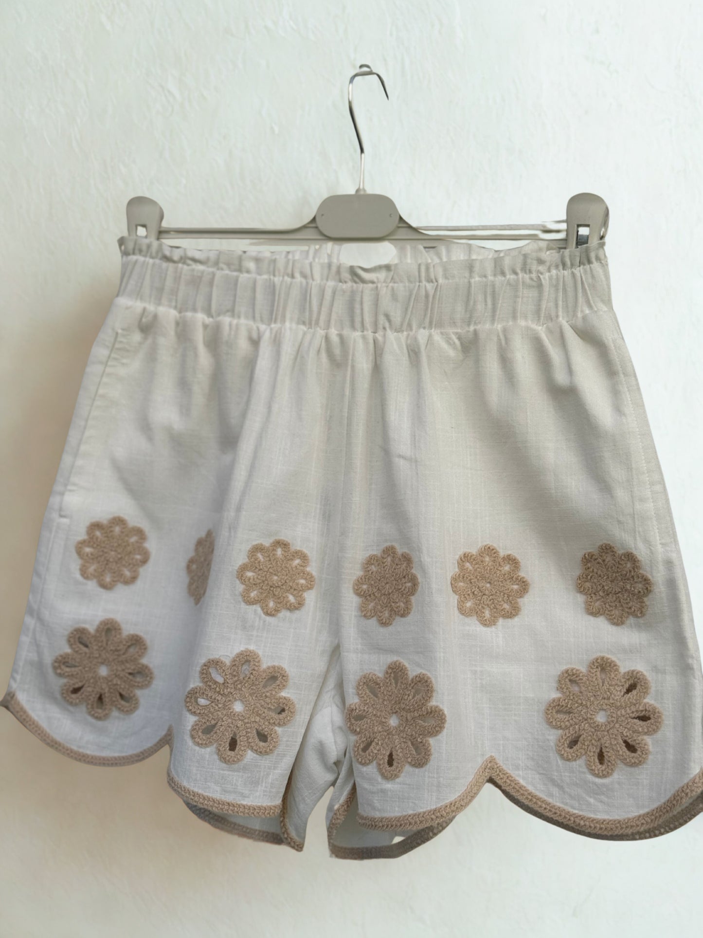 Ensemble d’été avec broderie